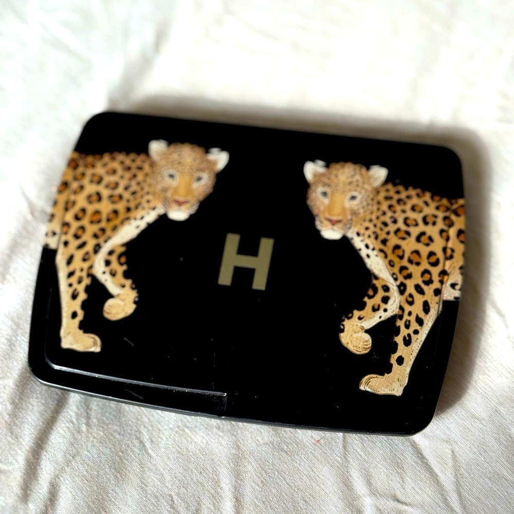 HOURGLASS Holiday edition Blush palette panther version